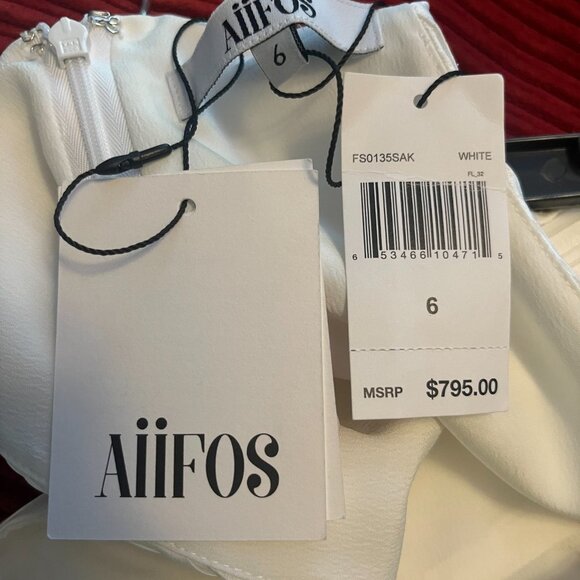 Aiifos Arianna Cutout Pleated Gown. Size 6 - Picture 10 of 11